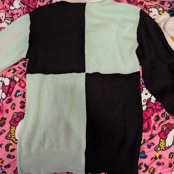 Divided H&M Green and Black Jumper - Picture 2 of 3